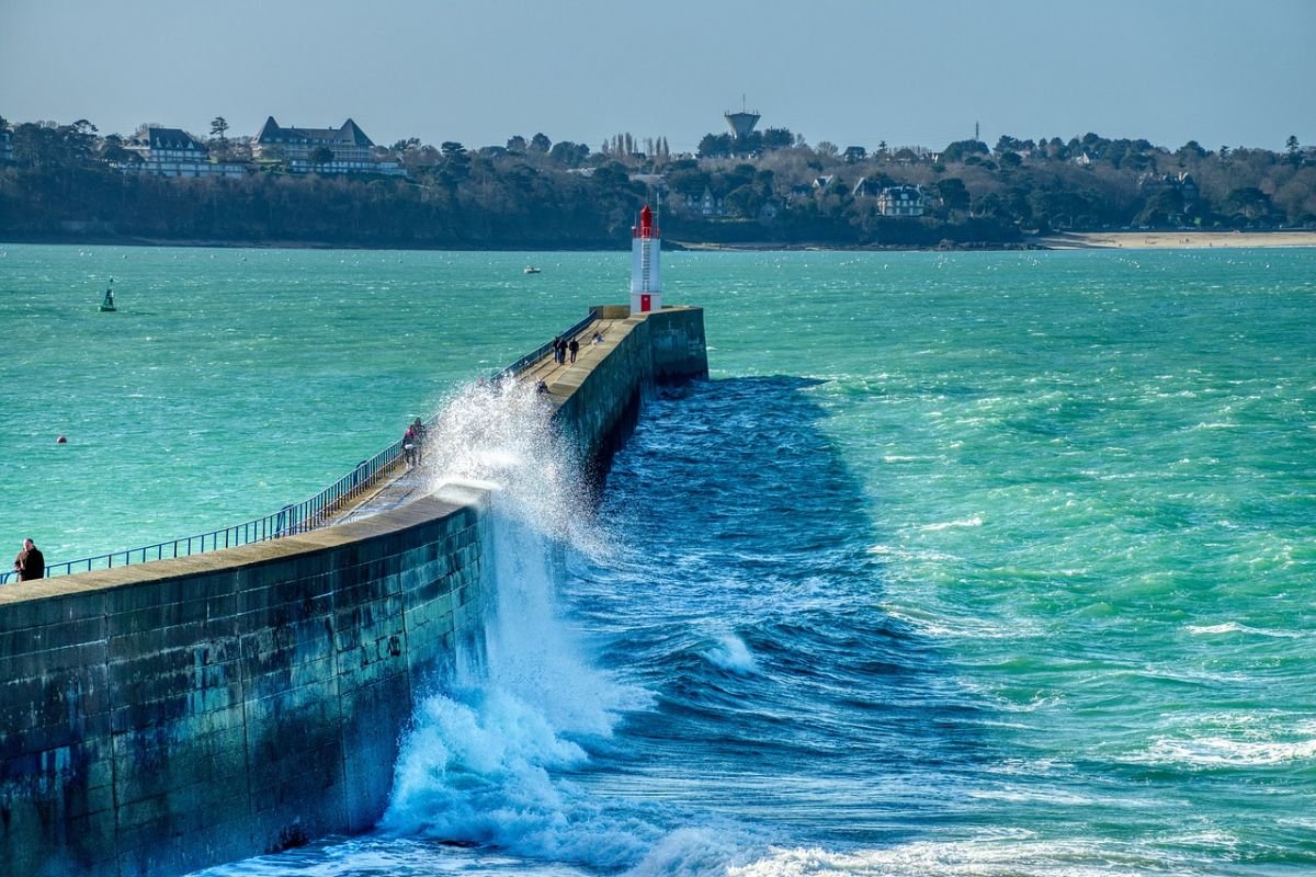 Bewonder de kristalheldere wateren van afgelegen baaien en lagunes